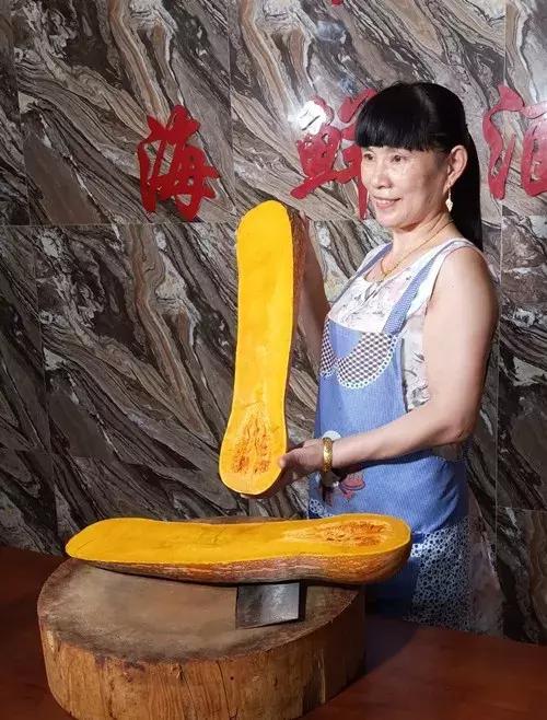 種南瓜竟然種出“麻煩”了，瓜販搶購(gòu)，電視臺(tái)記者也趕來了